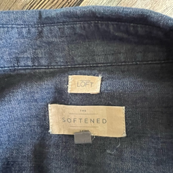 Loft Blue Chambray The Softened Button Front Blouse Size Small - Picture 9 of 9